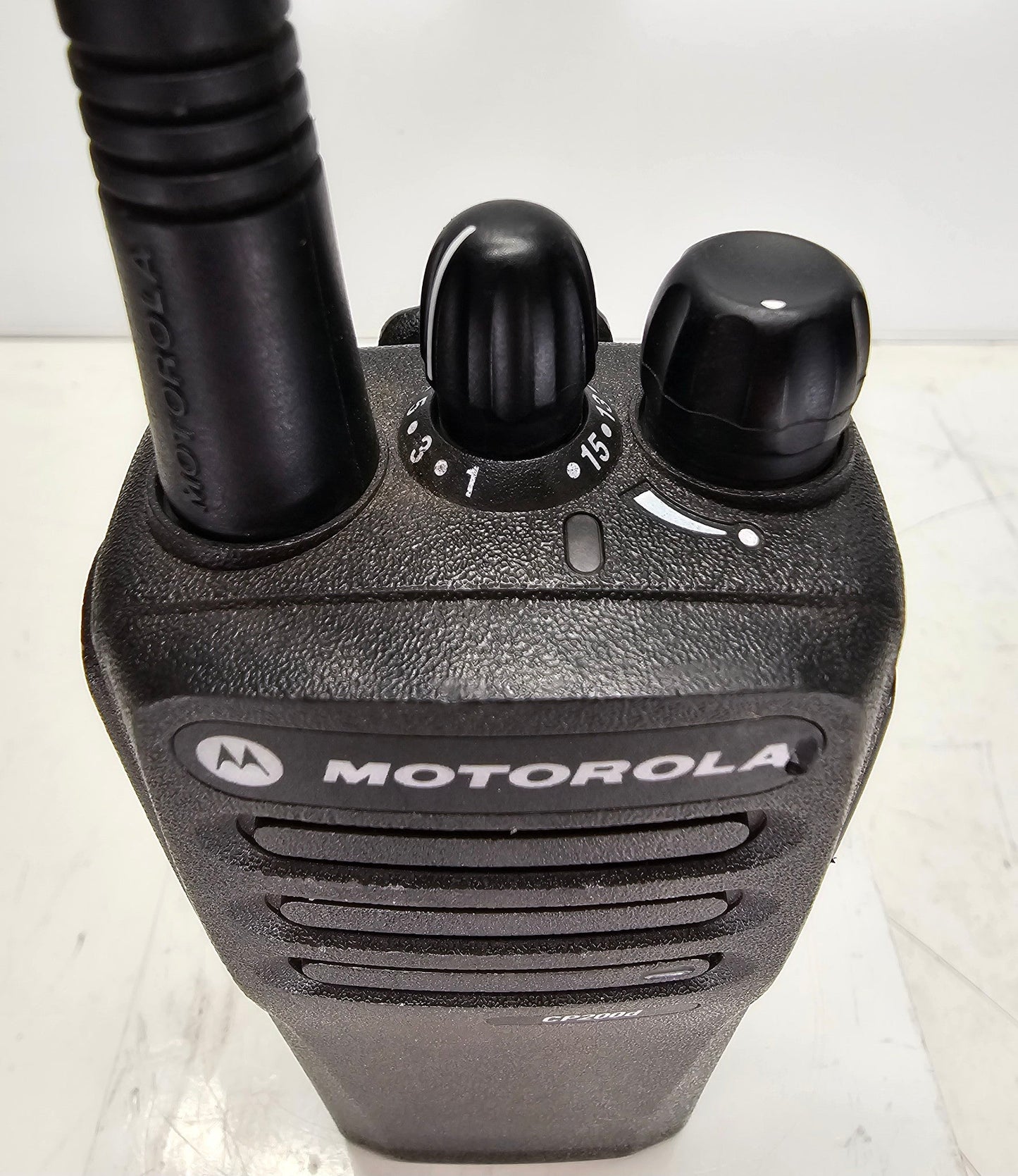 Motorola CP200D - VHF 136-174  MHz 16 Channel 5 Watt Analog Radio (Complete Kit)