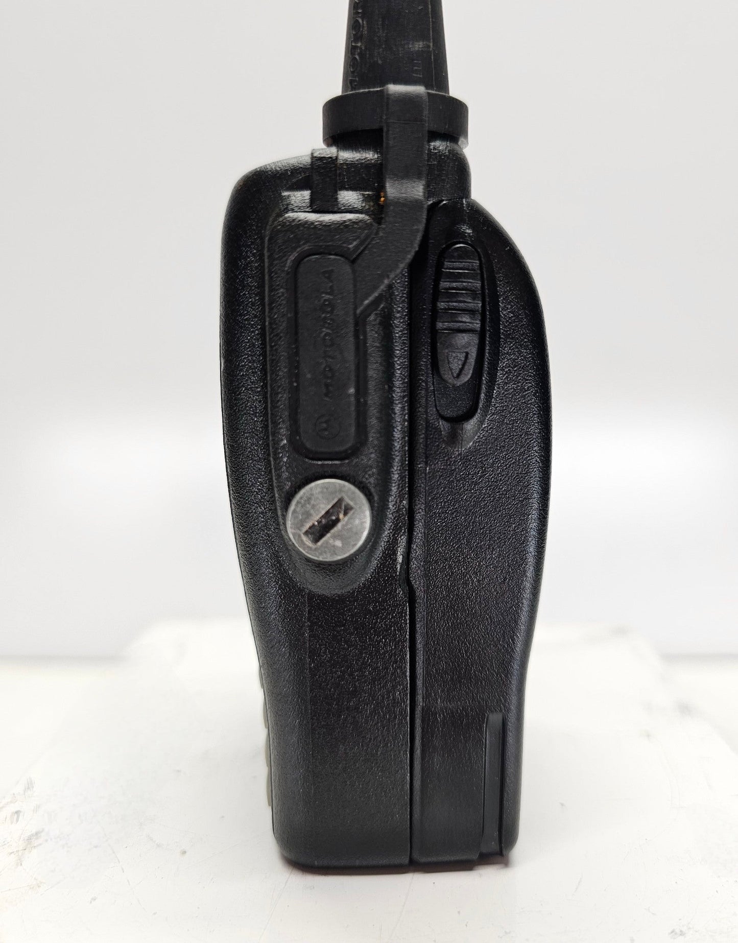 Motorola EX600 XLS UHF 403-470 MHz 160 Channel 4 Watt (Complete Kit)