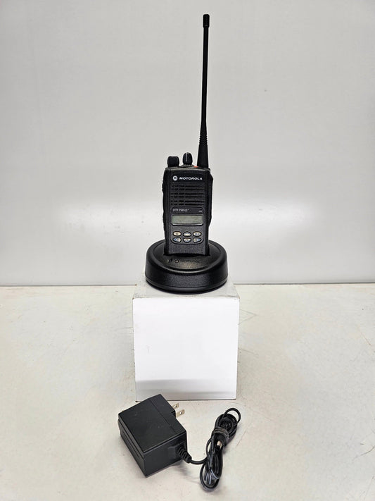 Motorola HT1250 LS+ UHF 450-512 MHz 4 Watt 32 Channel Radio (Ltd Keypad)