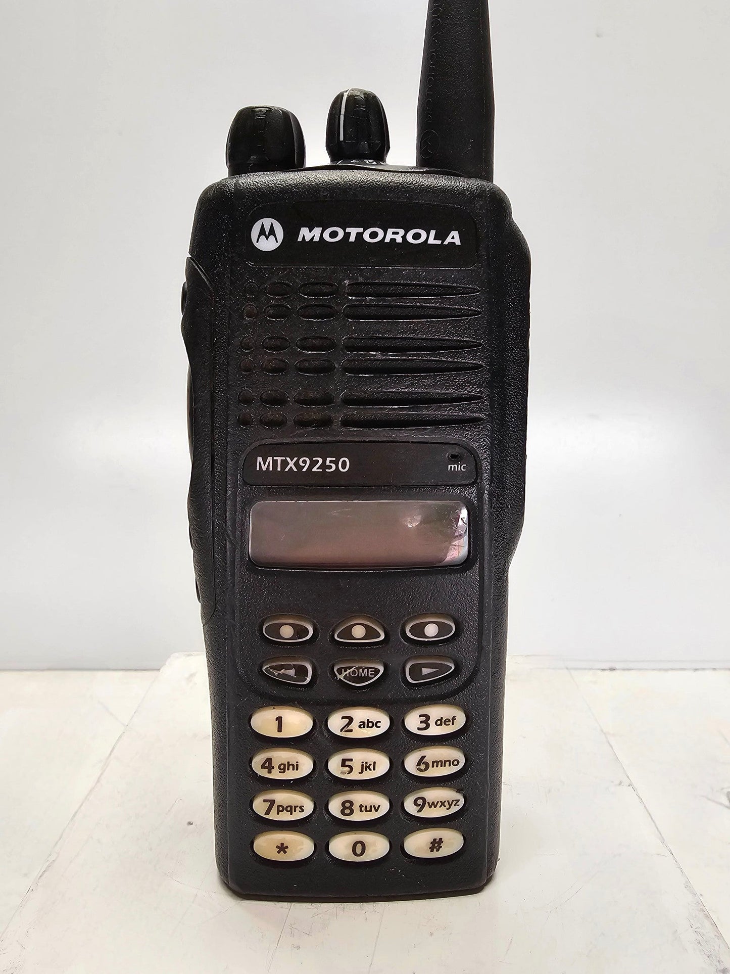 Motorola MTX9250 900 MHz 160 Channel 2.5 Watt Radio (Complete Kit)