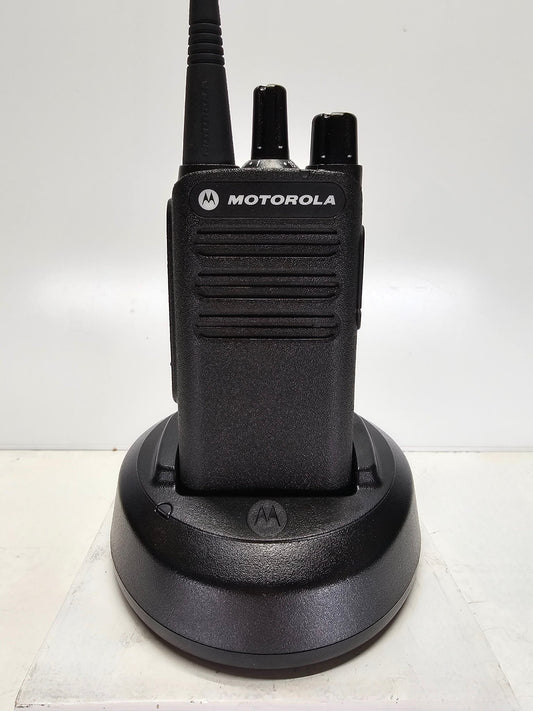 Motorola CP100d UHF 403-480 MHz 16 Channel 4 Watt (Complete Kit)