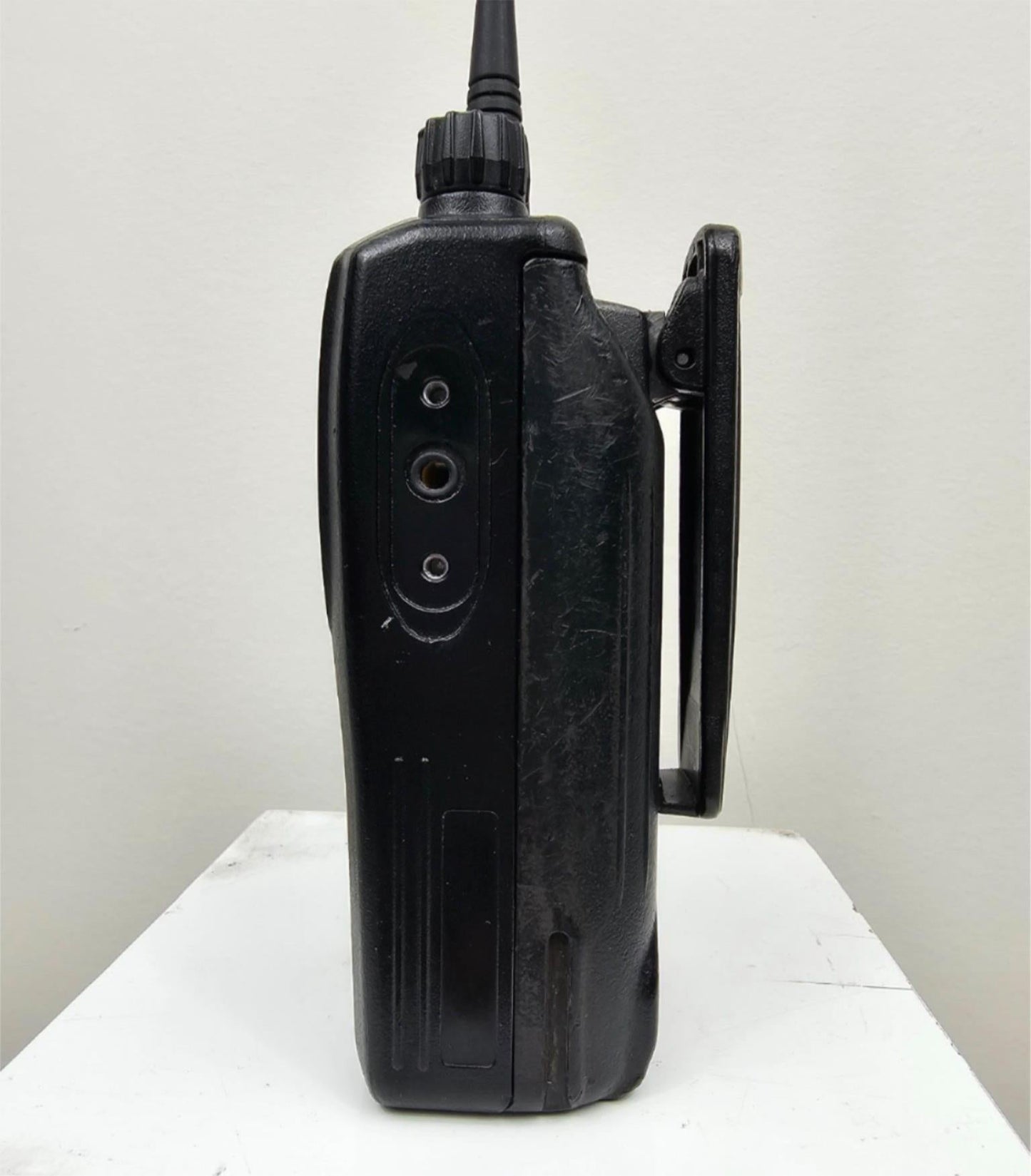 Vertex EVX-261-G6-5 UHF 403-470 MHz 16 Channel 5 Watt Digital Radio