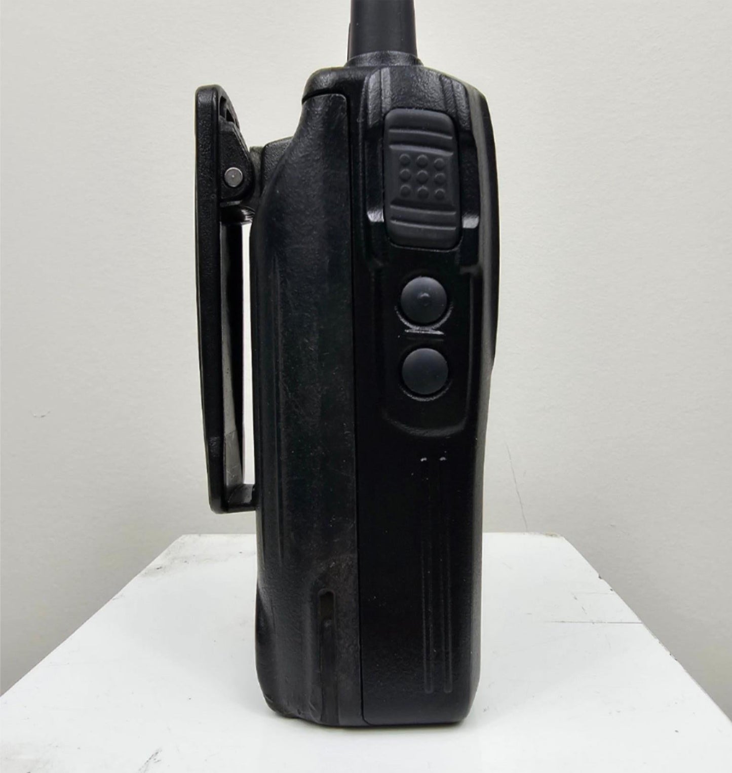 Vertex EVX-261-G6-5 UHF 403-470 MHz 16 Channel 5 Watt Digital Radio