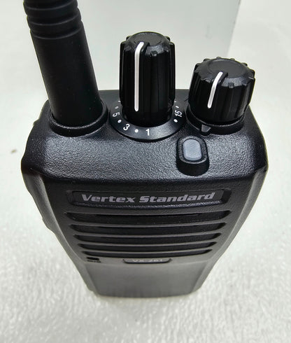 (NEW) Vertex VX-261-G7-5 UHF 450-512 MHz 16 channel 5 Watt (Complete Kit)