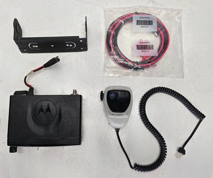 Motorola CM200 UHF 438 - 470 MHz 4 Channel 25 Watt (Complete Kit)