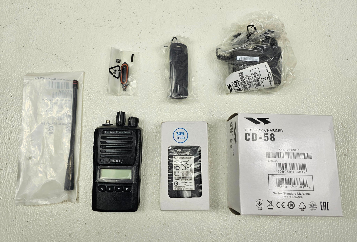(NEW) Vertex VX-264-G6-5 UHF 403-470 MHz 128 channel 5 Watt (Complete Kit)