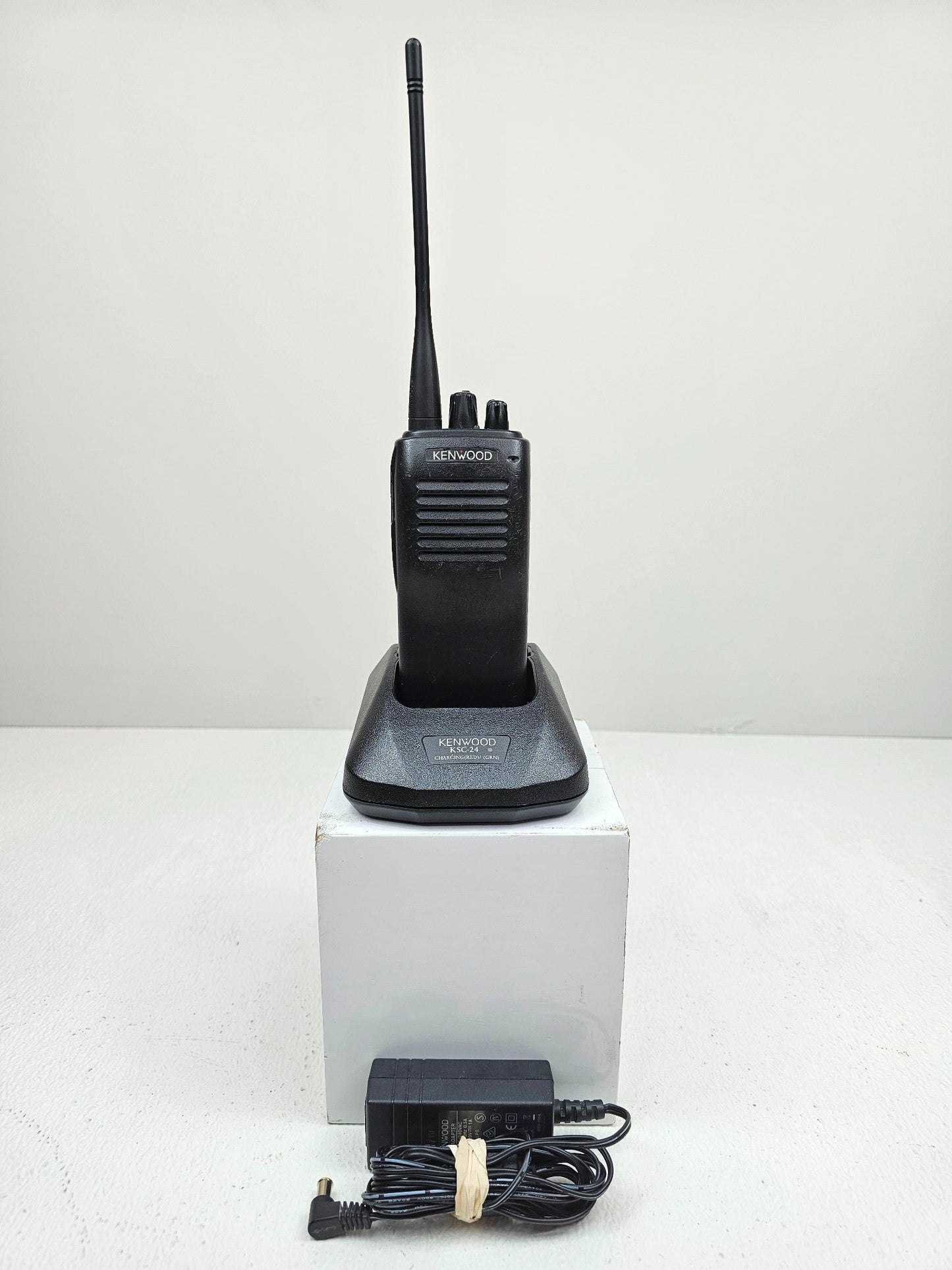 Kenwood TK360 TK-360 UHF 450-470 MHz 4 Channel 4 watt (Complete Kit)