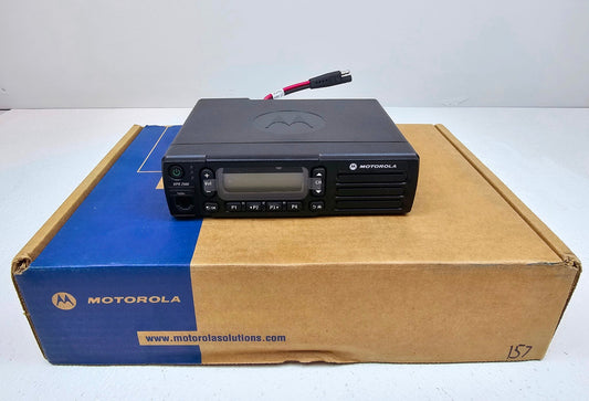(NEW)Motorola MotoTRBO XPR2500 VHF 136-174MHz 128 Channel 25 Watt (Complete Kit)