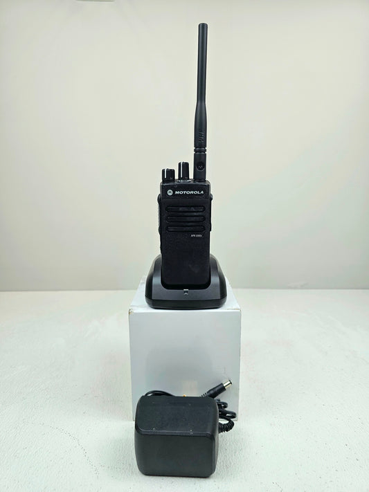 Motorola XPR3300e VHF 136-174 Mhz (AAH02JDC9VA1AN)