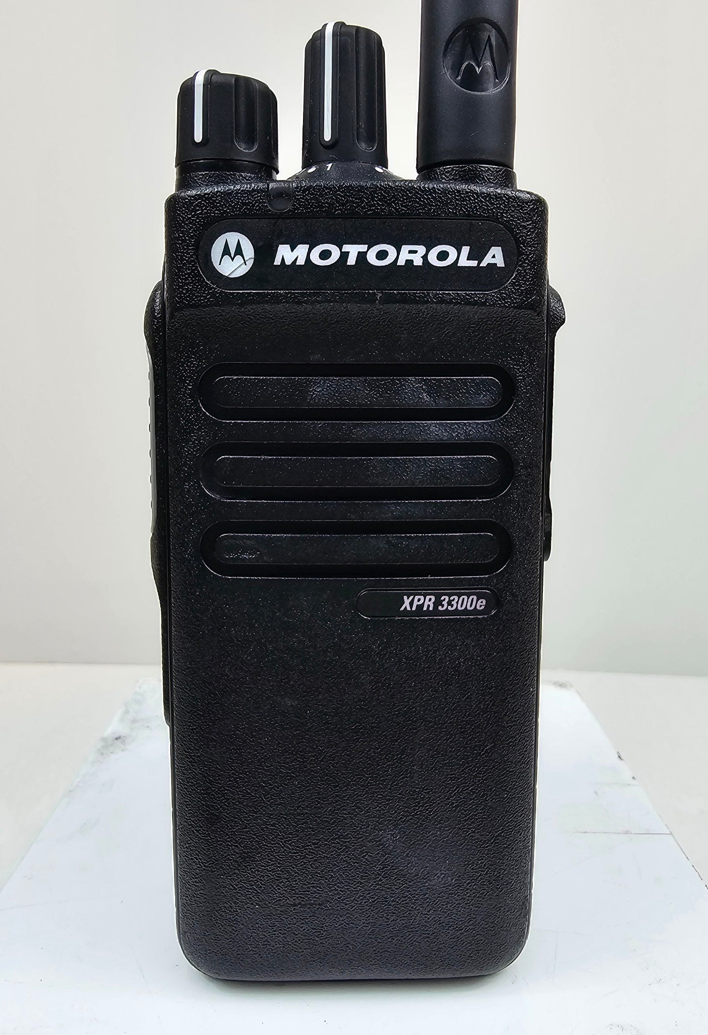 Motorola XPR3300e VHF 136-174 Mhz (AAH02JDC9VA1AN)