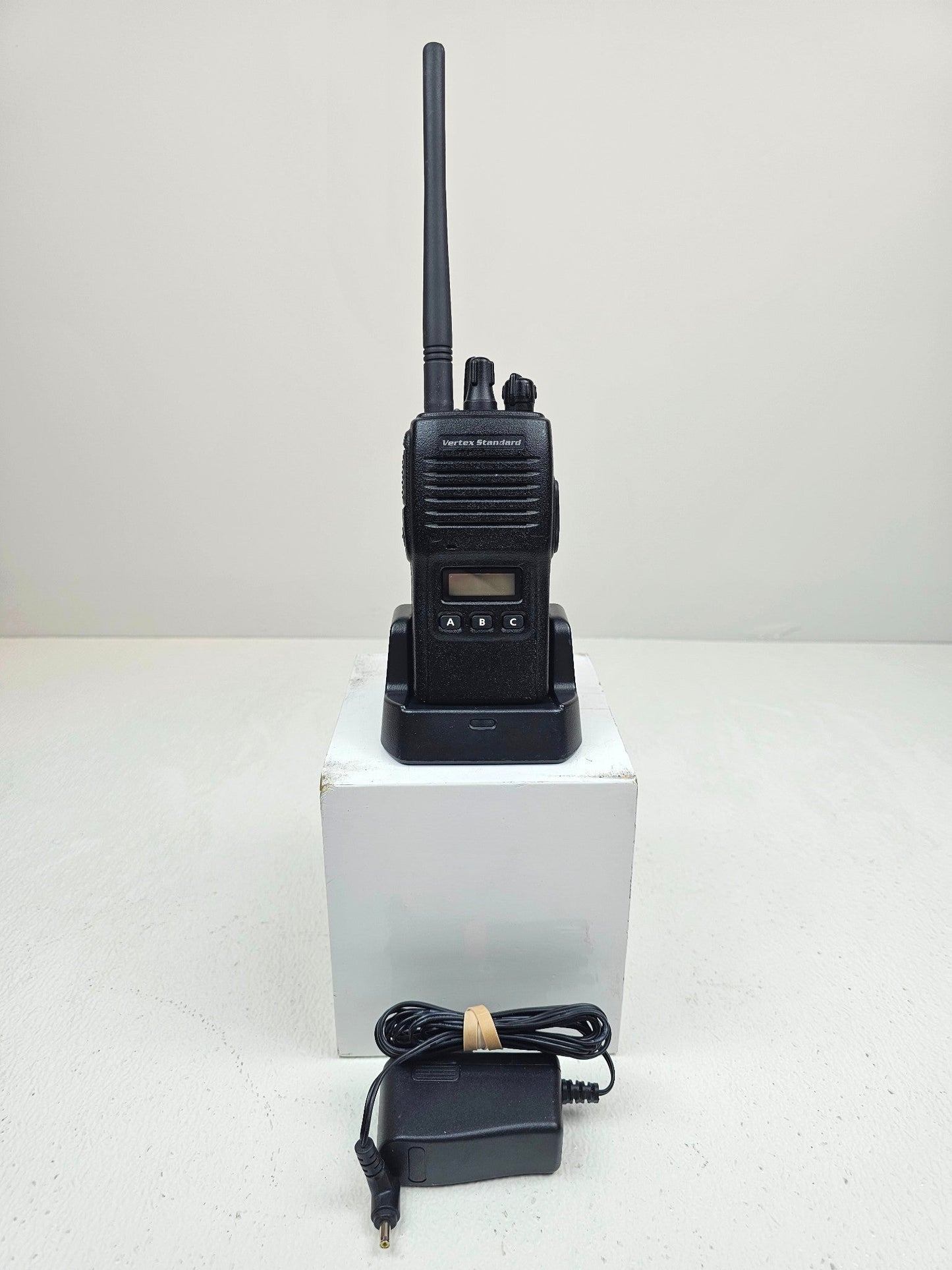 Vertex VX-180V VHF 146-174 MHz 16 Channel 5 Watt Portable Radio (Complete Kit)