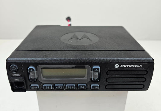 Motorola MOTOTRBO CM300D VHF 136-174 MHz 99 CH 45W Digital Mobile Radio