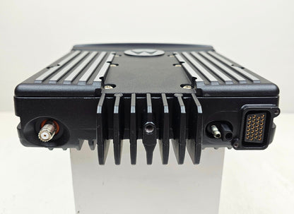 (NEW) Motorola XTL2500 P25 Digital UHF 380-470 MHz 40 Watt w/ New Power Supply
