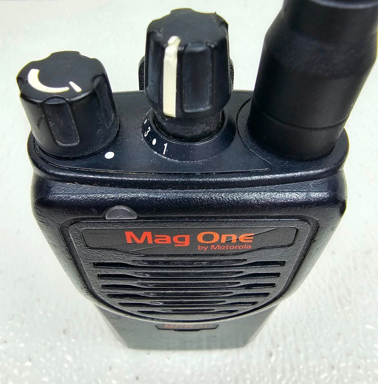 Motorola BPR40 MagOne UHF 450-470 MHz 8 Channel 4 Watt (Complete Kit)