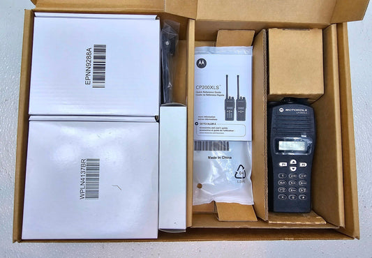 NEW Motorola CP200 XLS UHF 438-470 MHz 128 Channel 4 Watt FKP (Complete Kit)