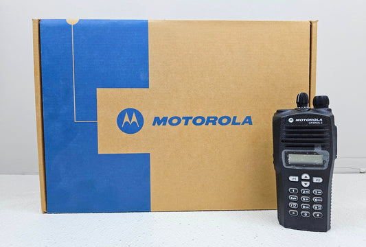 NEW Motorola CP200 XLS UHF 438-470 MHz 128 Channel 4 Watt FKP (Complete Kit)