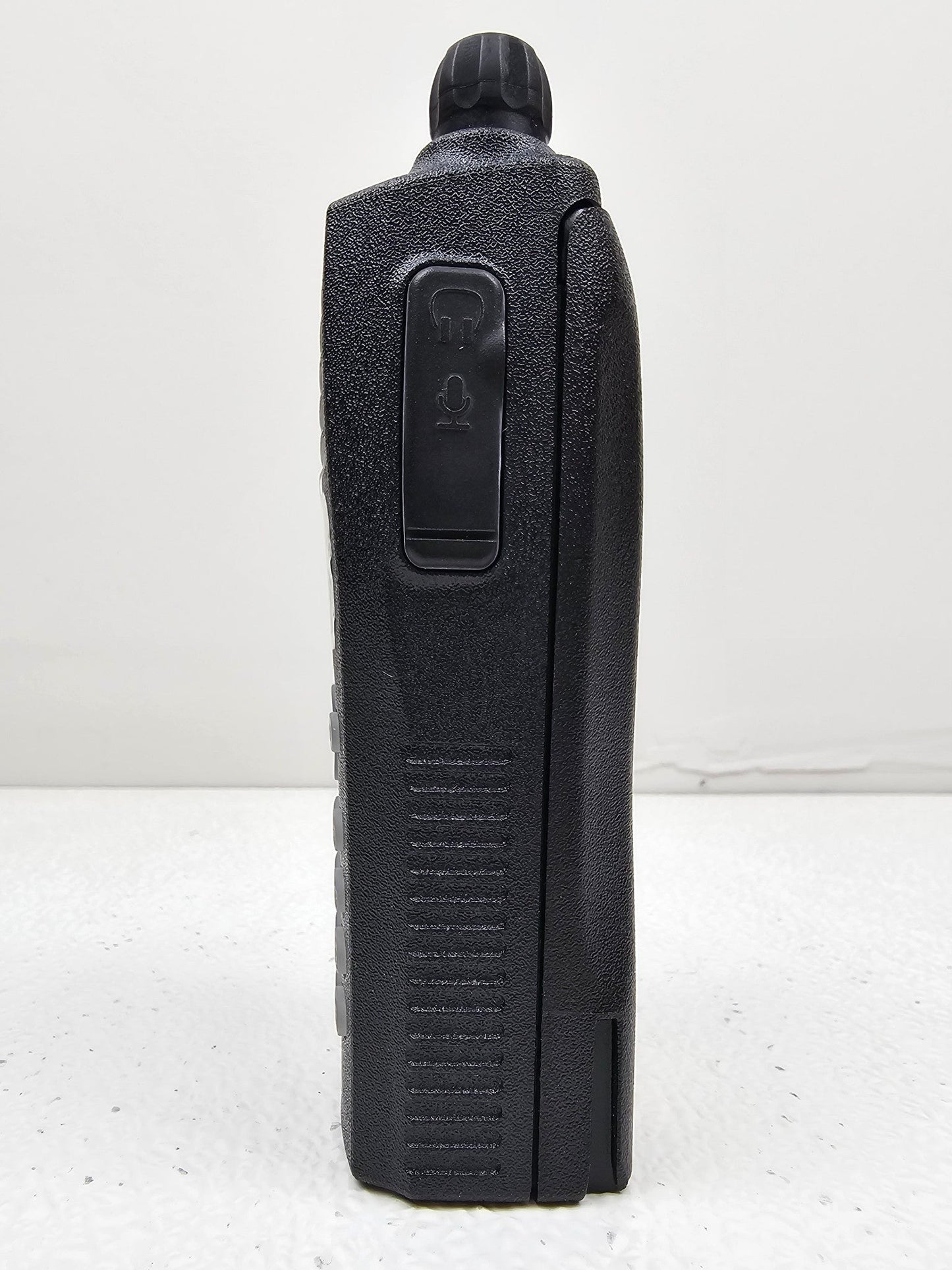 NEW Motorola CP200 XLS UHF 438-470 MHz 128 Channel 4 Watt FKP (Complete Kit)