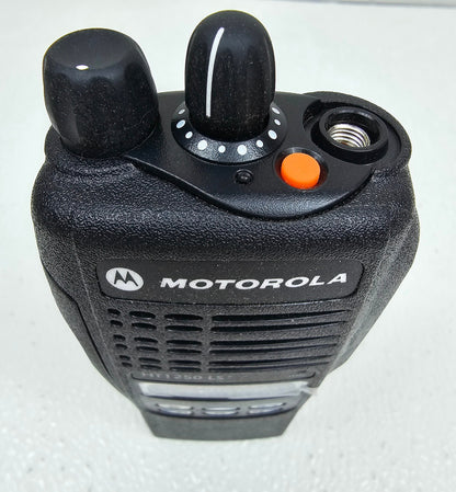 Motorola HT1250 LS+ UHF 450-512 MHz 32 Channel 4 Watt Limited Keypad