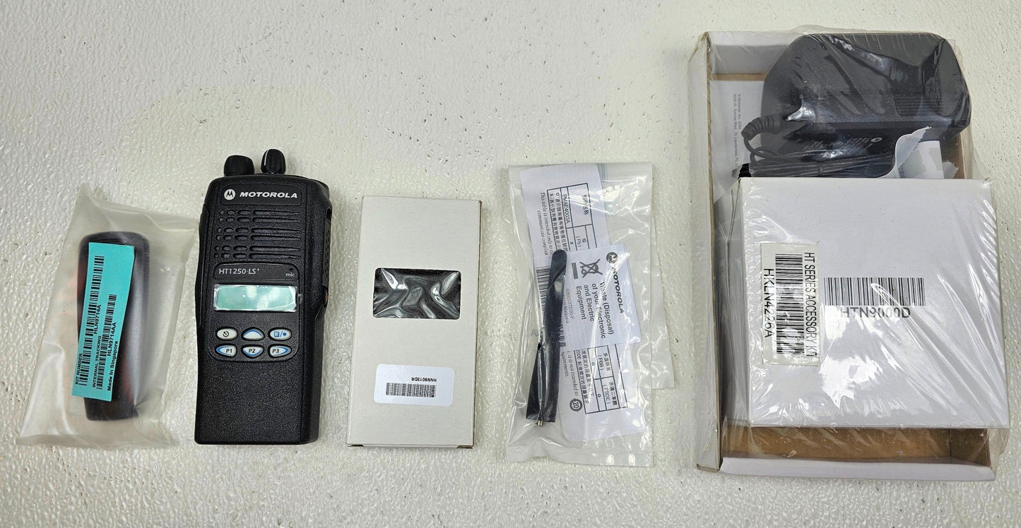 Motorola HT1250 LS+ UHF 450-512 MHz 32 Channel 4 Watt Limited Keypad