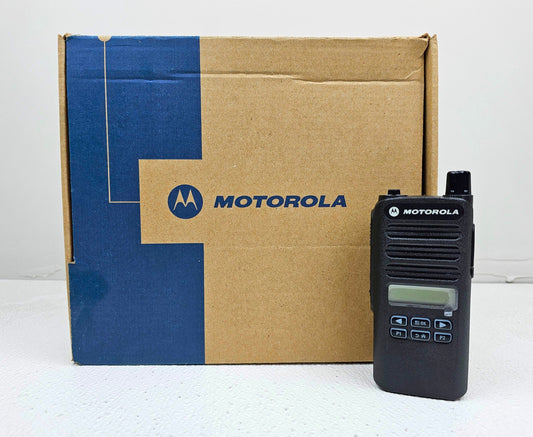 (NEW) Motorola CP100d VHF 136-174 MHz 160 Channel 5 Watt (Complete Kit)