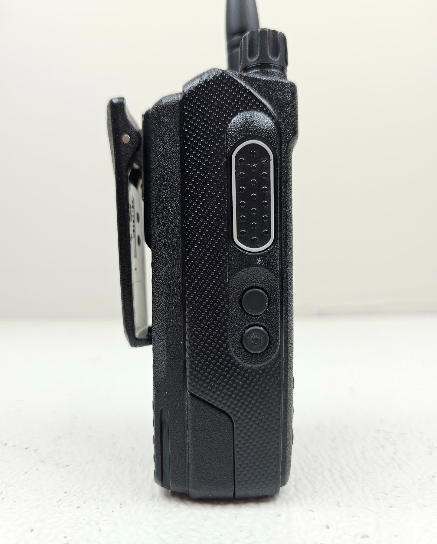 Motorola TRBO XPR3500e UHF 403-512 MHz 128 Channel 4W Digital Radio