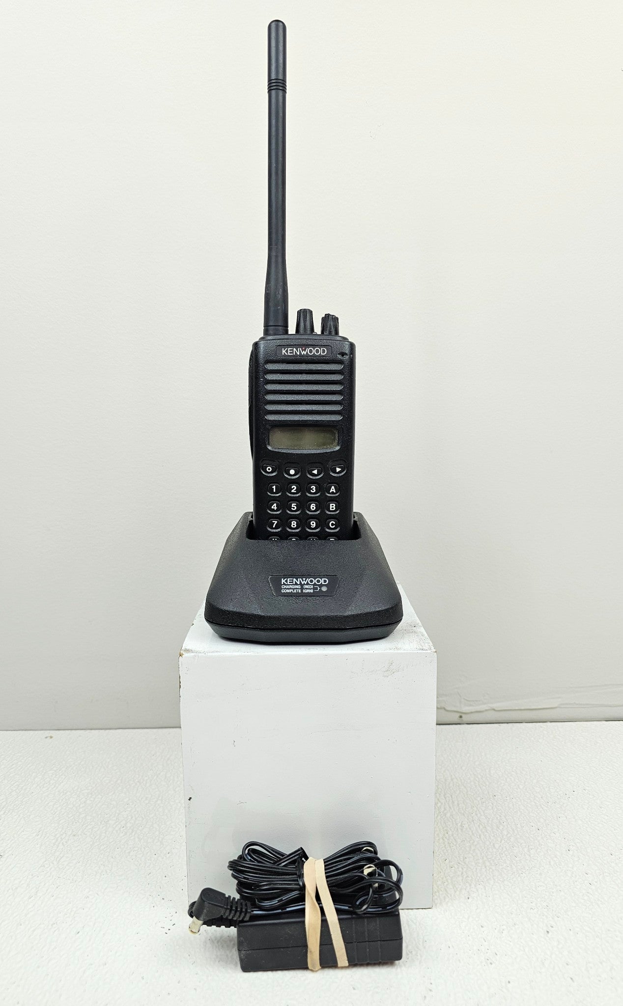 Kenwood TK270G-1 TK-270G-1 VHF 150-174 MHz 128 Channels 5 Watt (Complete Kit)