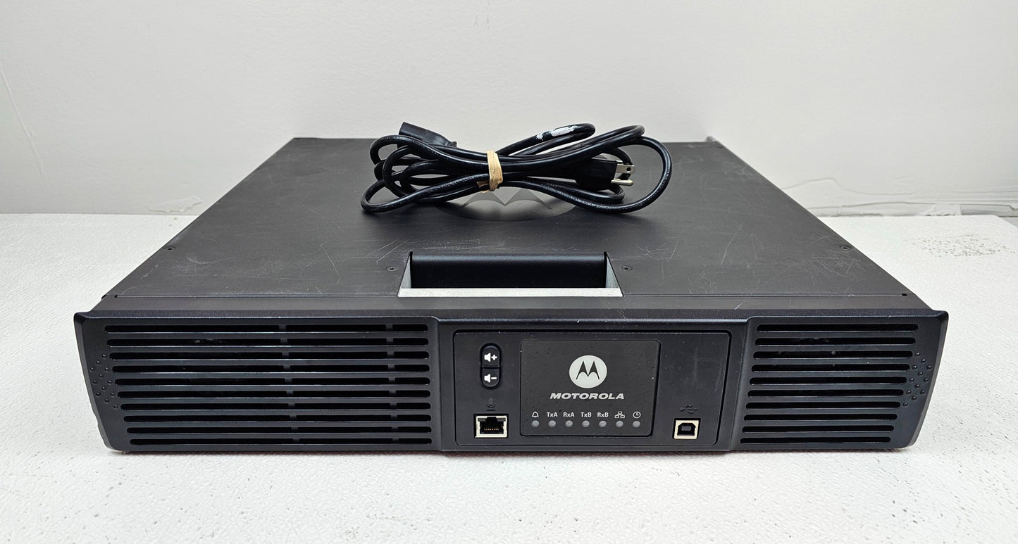 MOTOROLA SLR8000 UHF R1 100 Watt MotoTrbo REPEATER MODEL T8319 w/duplexer