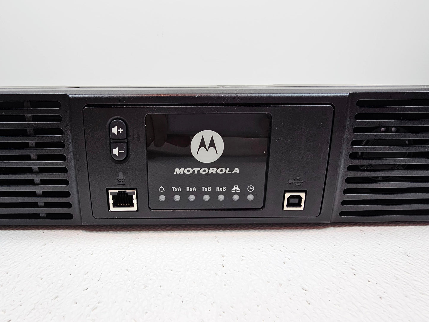 MOTOROLA SLR8000 UHF R1 100 Watt MotoTrbo REPEATER MODEL T8319 w/duplexer