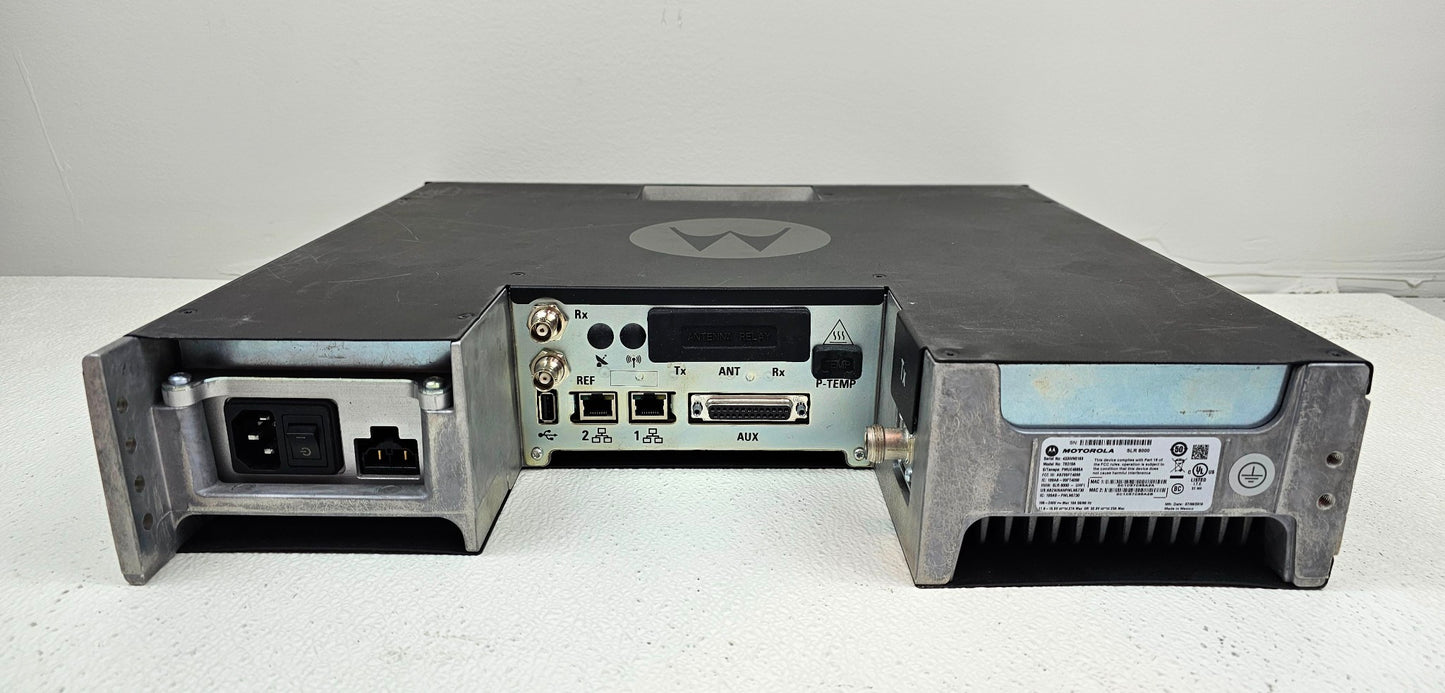 MOTOROLA SLR8000 UHF R1 100 Watt MotoTrbo REPEATER MODEL T8319 w/duplexer
