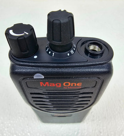 NEW Motorola MagOne BPR40 VHF 150-174 MHz 16 Channel 5 Watt Portable Radio