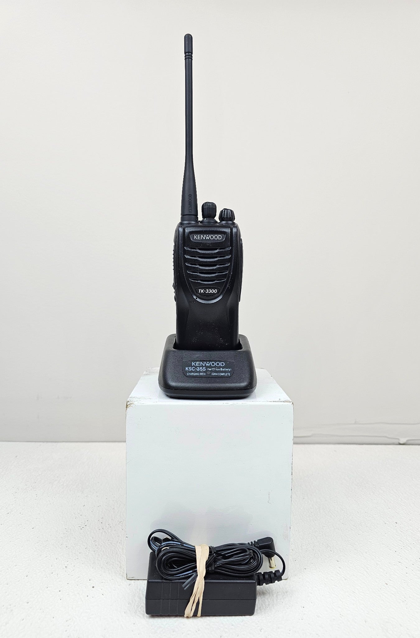 Kenwood TK-3300 TK3300 Radio UHF 450-470 MHz 16 Channel 2 Watt (Complete Kit)