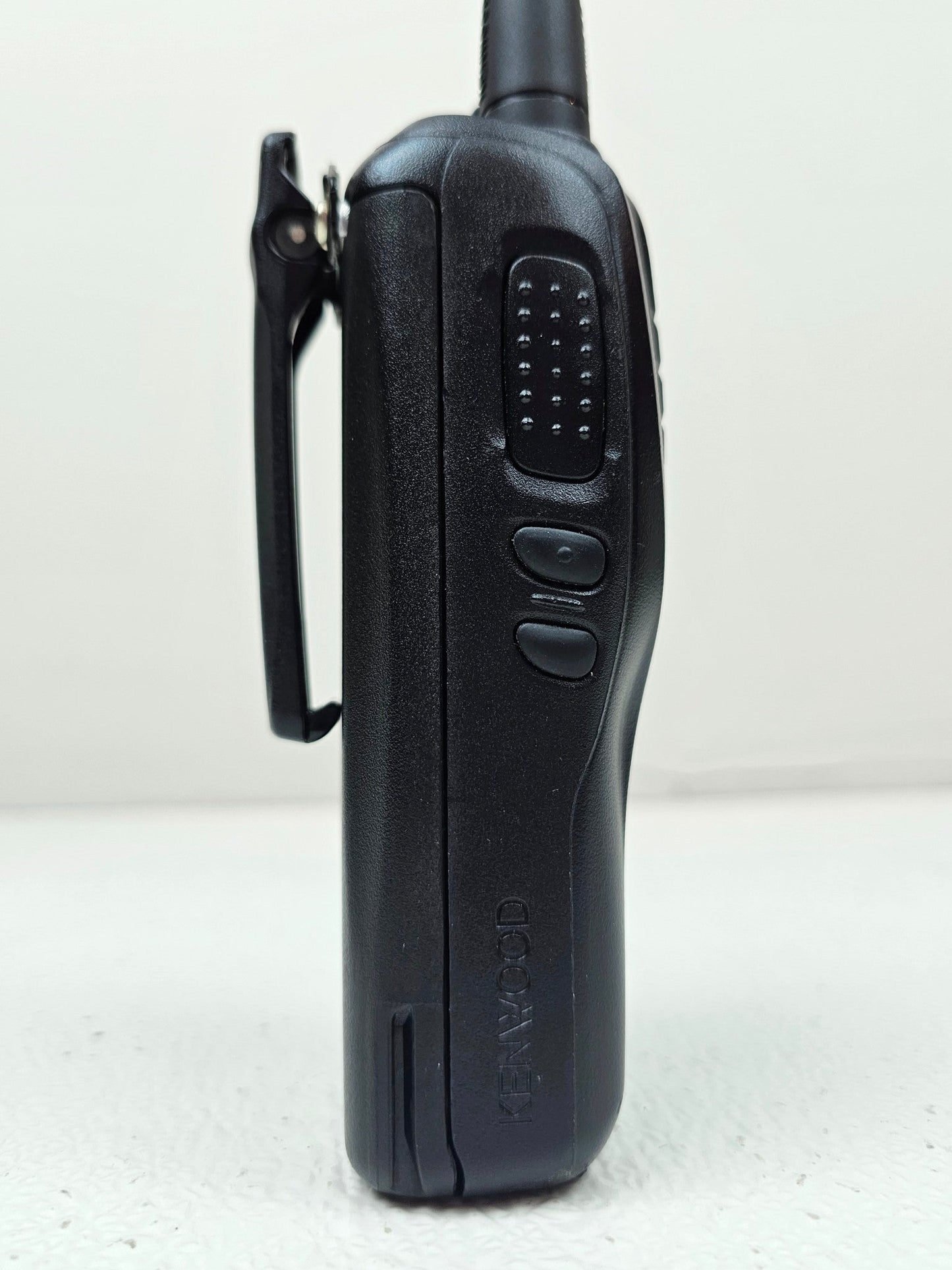 Kenwood TK-3300 TK3300 Radio UHF 450-470 MHz 16 Channel 2 Watt (Complete Kit)