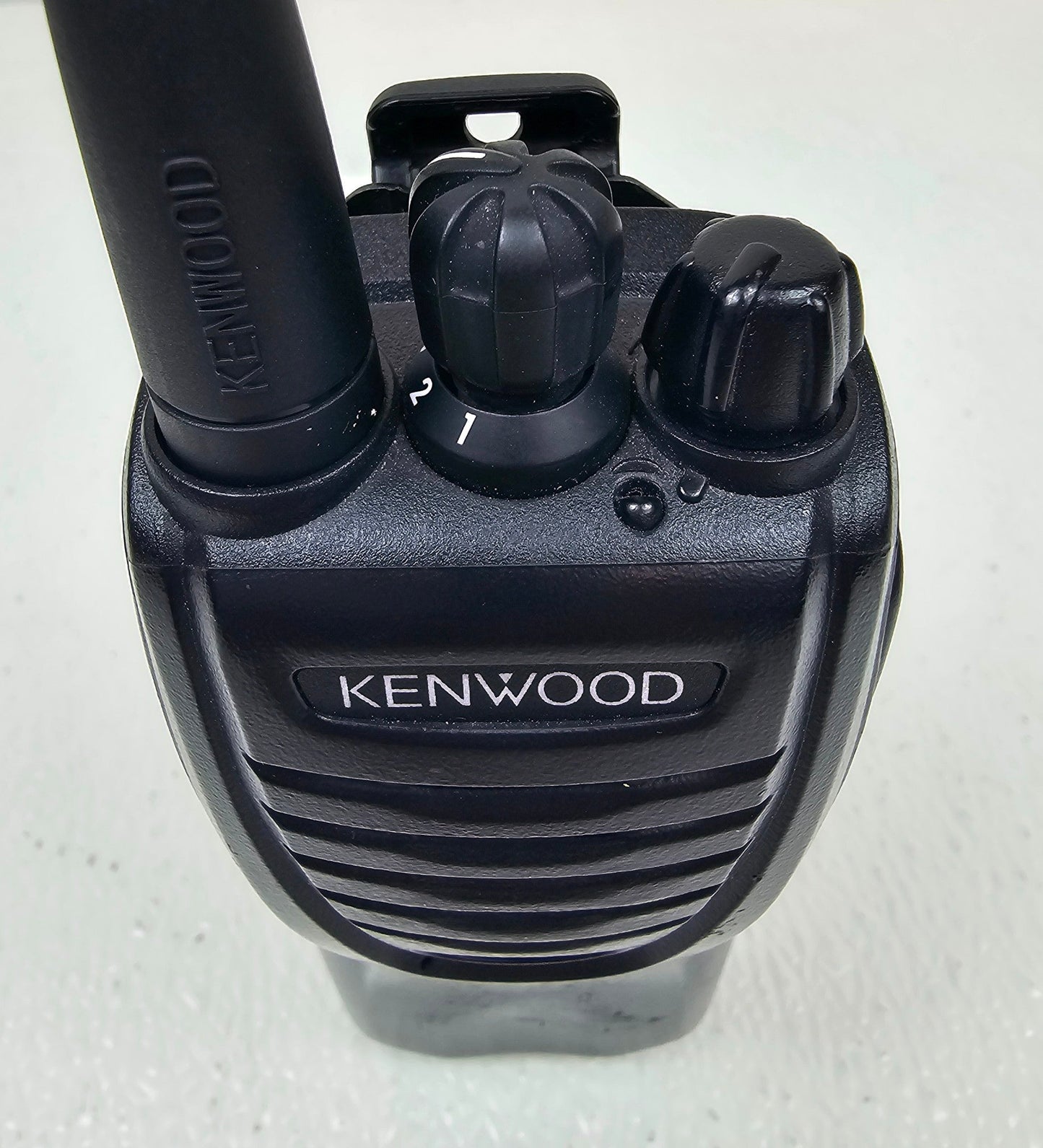 Kenwood TK-3300 TK3300 Radio UHF 450-470 MHz 16 Channel 2 Watt (Complete Kit)