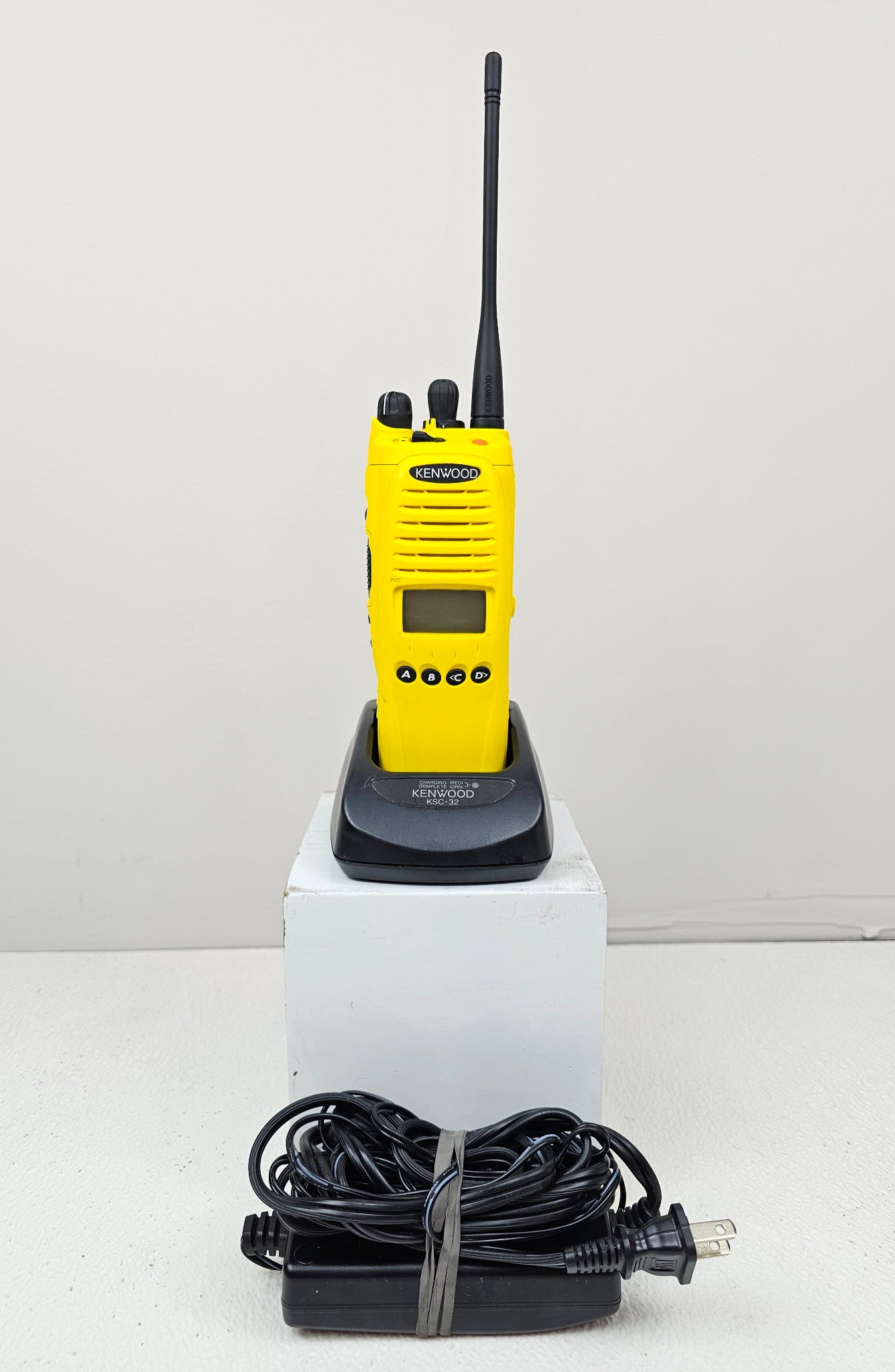 Kenwood TK5310GK2 TK-5310G-K2 Ver 3.0 UHF 450-520 MHz 1024 Channel 4 Watt P25