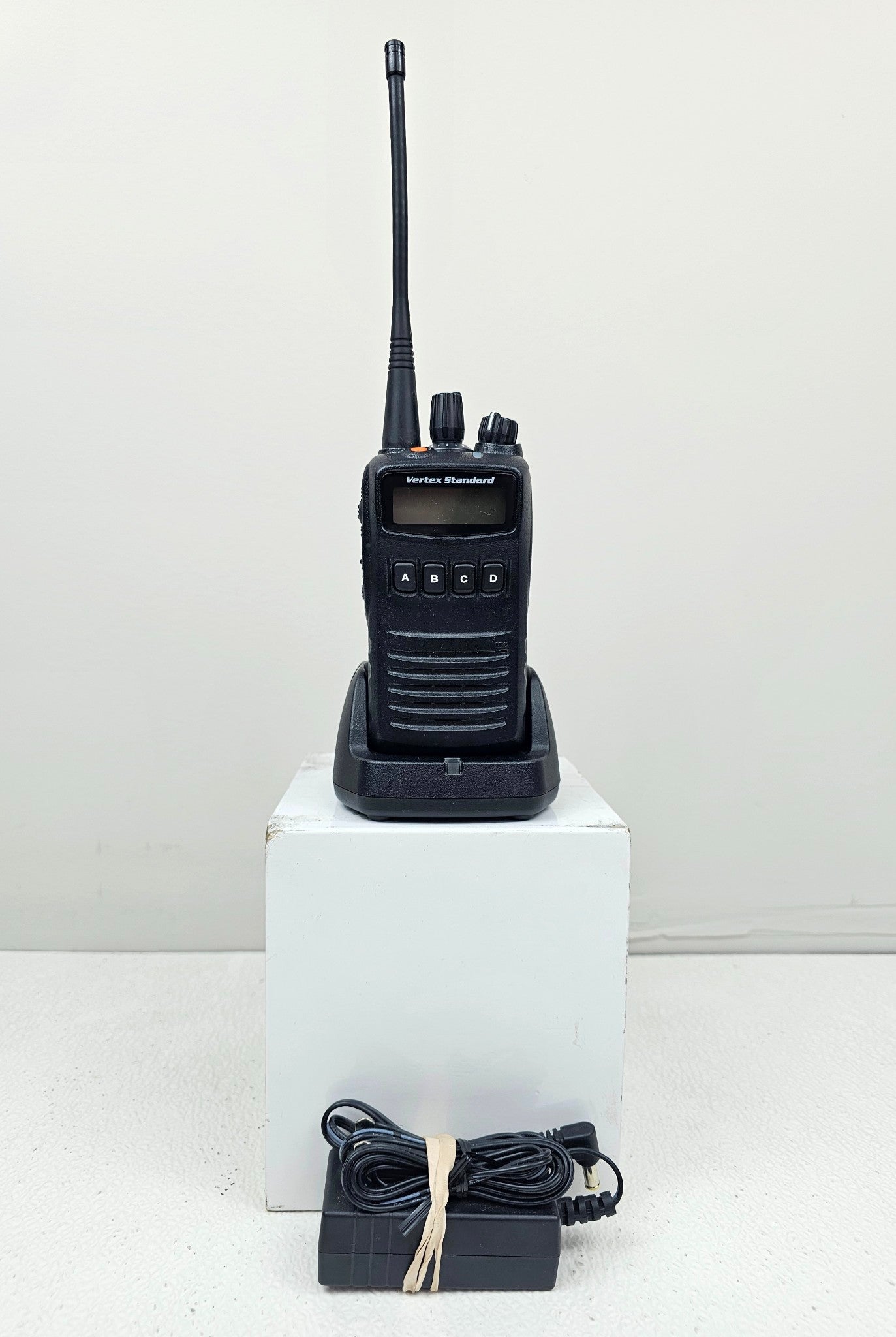 Vertex VX-454-G7-5 VX454 UHF 450-512 MHz 512 Channels 5 Watt (Complete Kit)