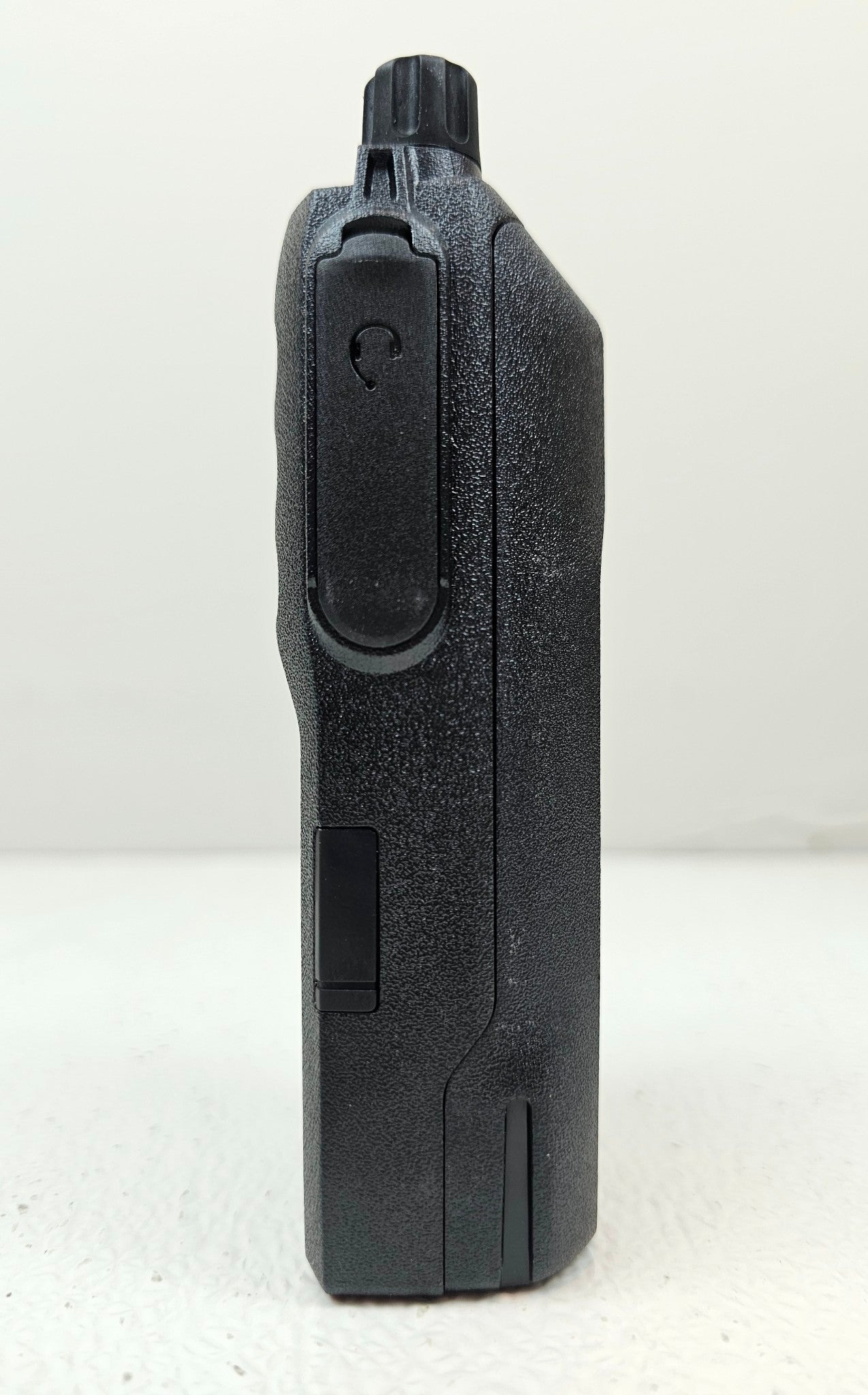(NEW) Motorola TRBO R2 UHF 400-480 MHz 64 Channel 4 Watt (Digital/Analog)