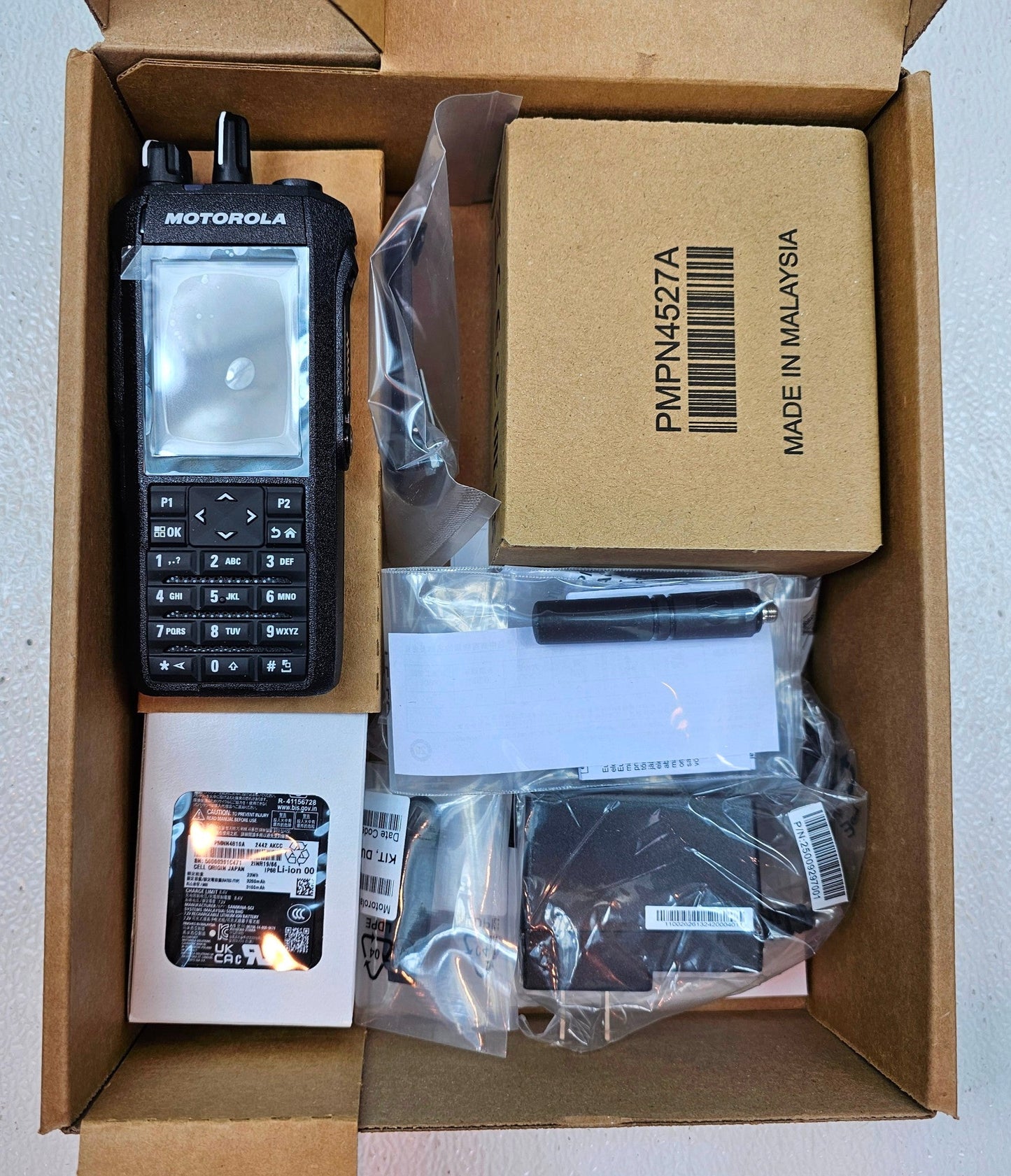 (NEW) Motorola TRBO R7 UHF 403-512 MHz 1000 Channel 4 Watt (Digital/Analog) IS