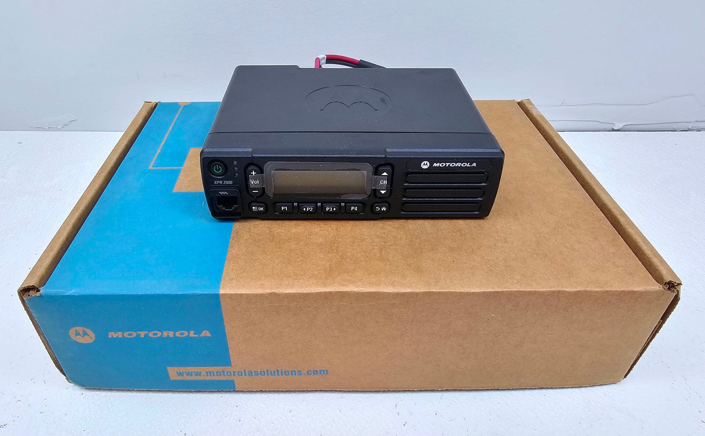 (NEW) Motorola MotoTRBO XPR2500 UHF 403-470 MHz 128 Channel 25 Watt