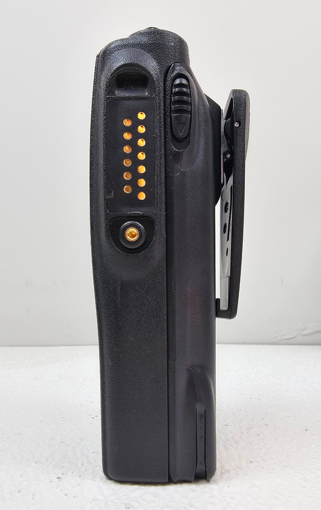 Motorola HT750 Low Band 29-42 MHz 16 Channel 6 Watt Portable Radio