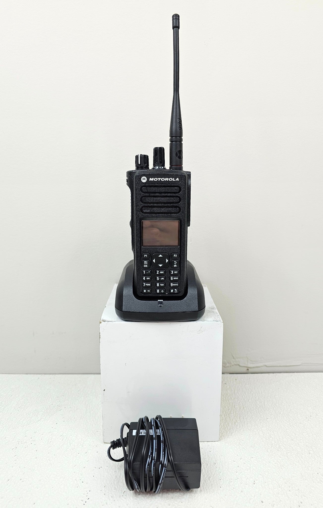Motorola MOTOTRBO XPR7580e w/ 900MHz Antenna TRBO 2.5W 1000Ch (Enabled)