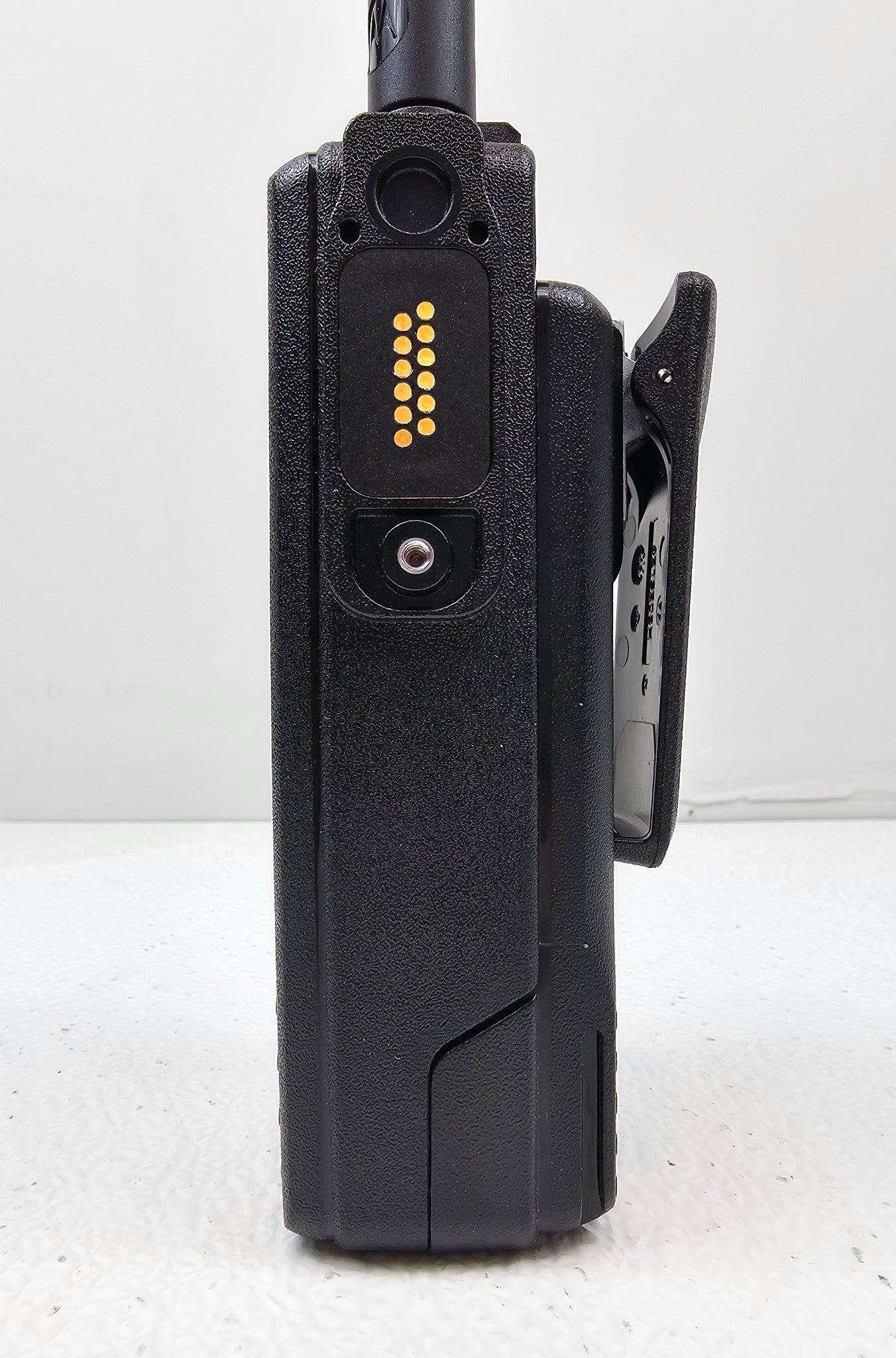 Motorola MOTOTRBO XPR7580e w/ 900MHz Antenna TRBO 2.5W 1000Ch (Enabled)