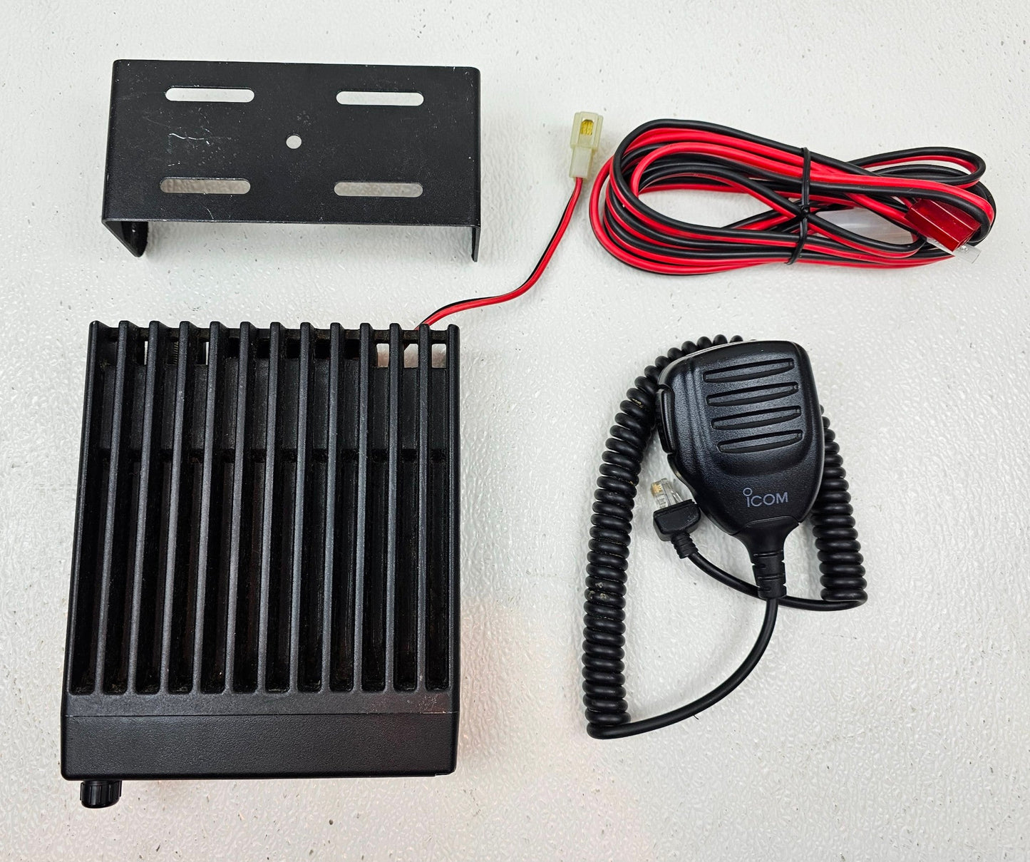 Icom IC-A110 VHF 118.000-136.975 MHz Aircraft Air Band Mobile Transceiver