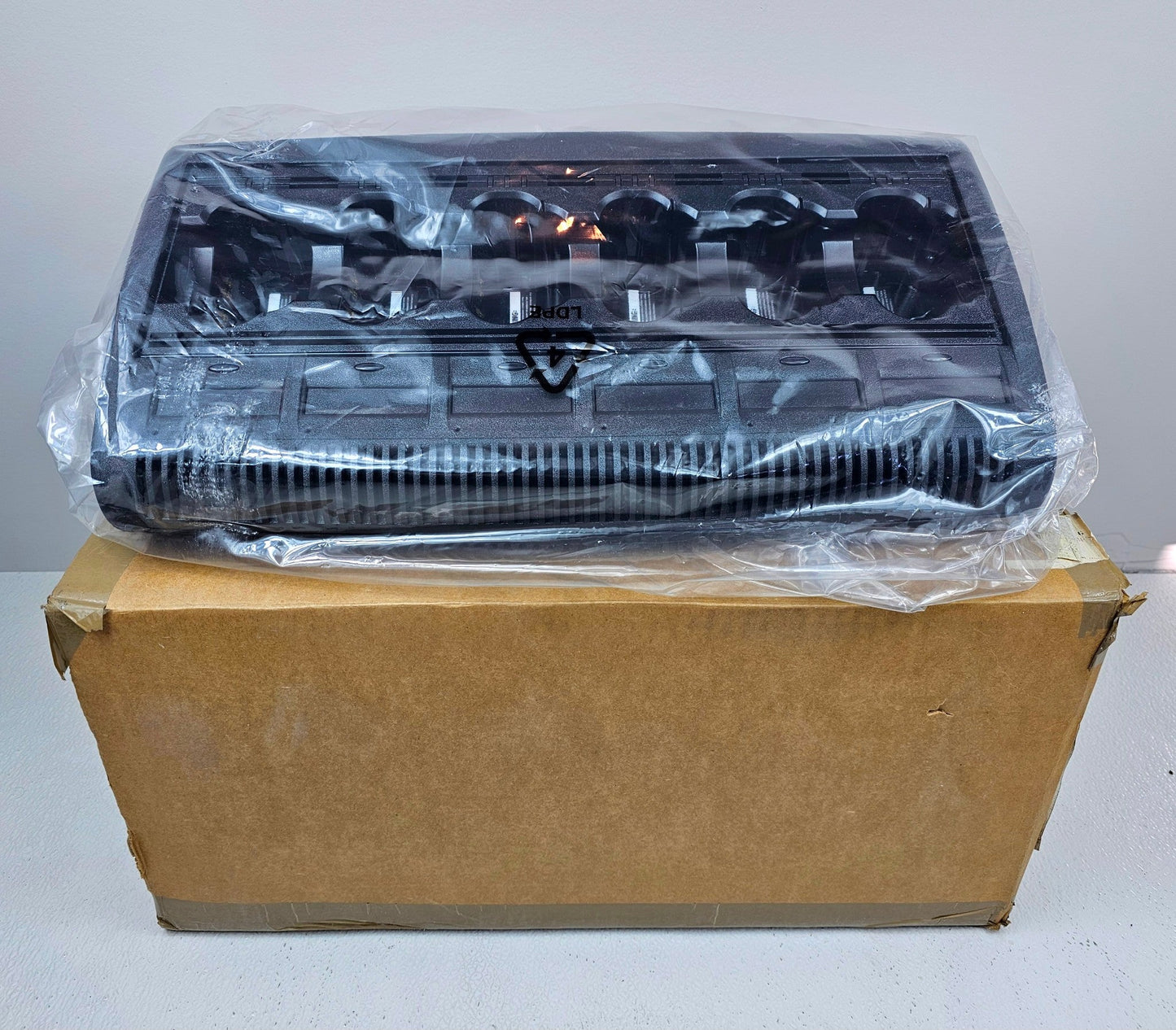 (NEW) Motorola IMPRES WPLN4121BR Multi-Unit Bank Charger XTS JEDI