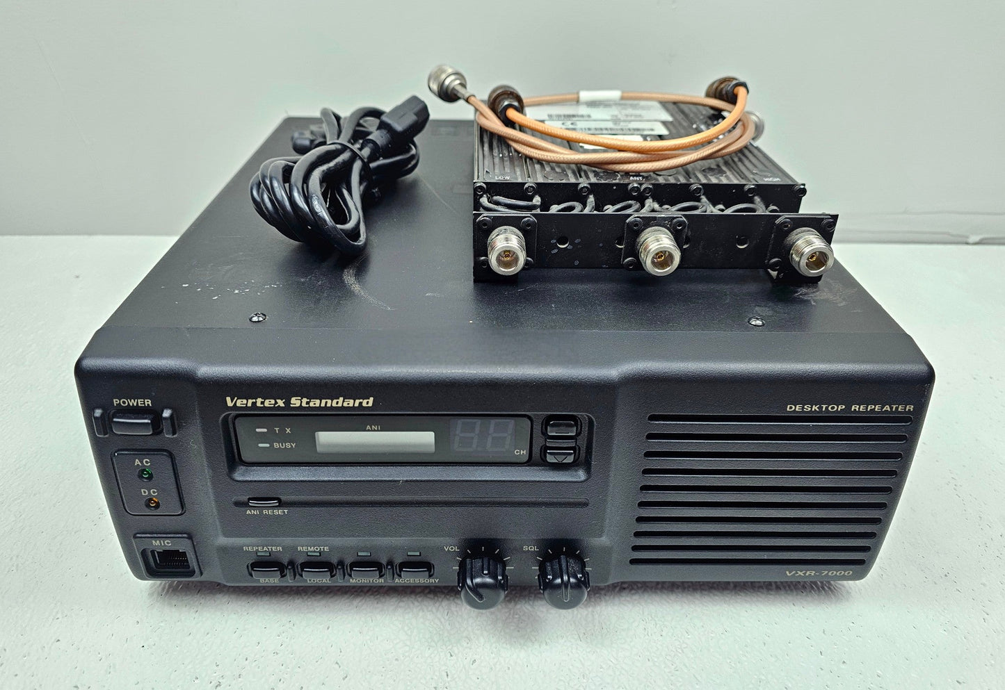 Vertex VXR7000 VXR-7000 UHF 450-480 MHz 40 Watt Repeater w/ Duplexer