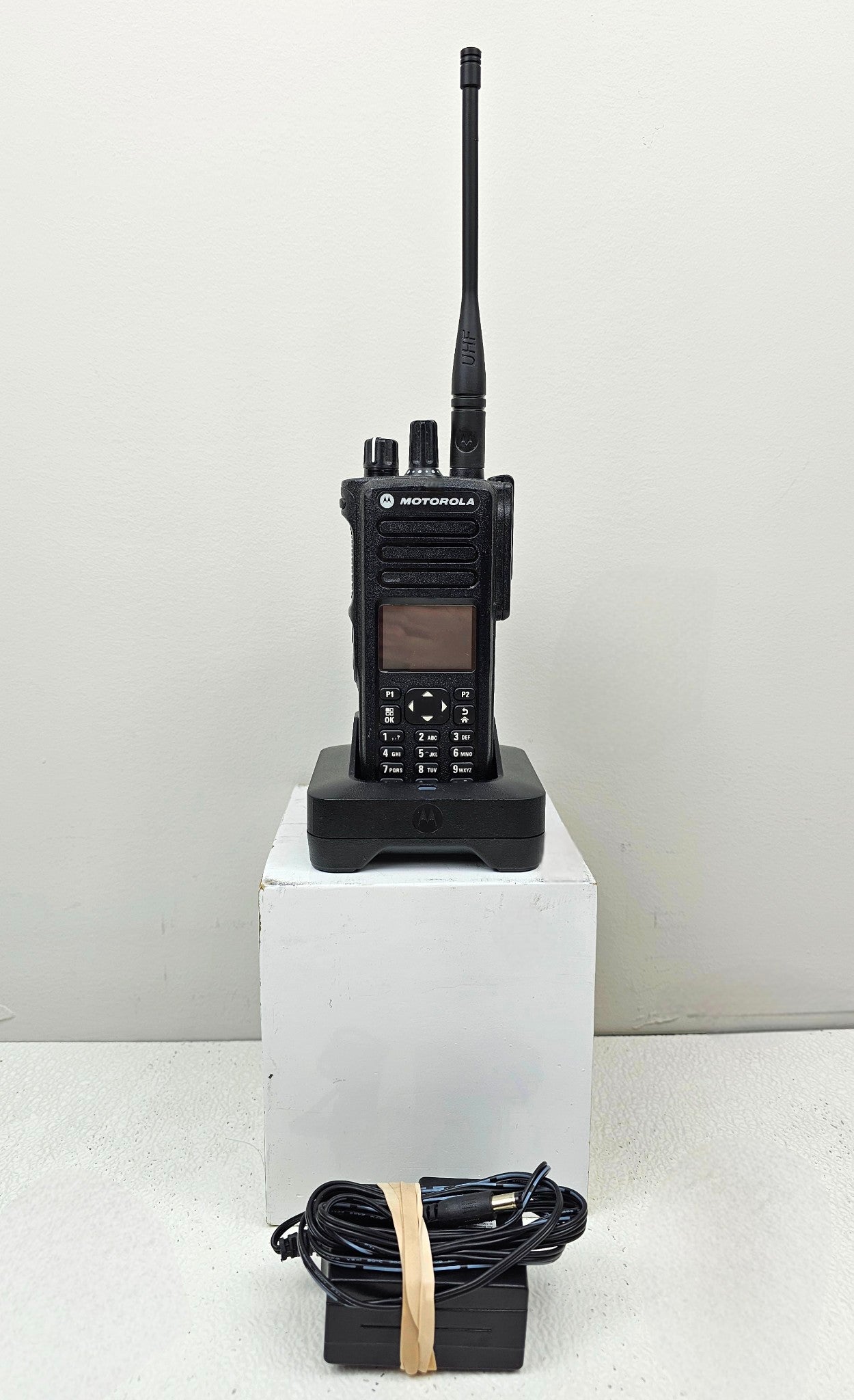 Motorola TRBO XPR7550 UHF 403-520 MHz 4 Watt 1000 Channel Portable Radio