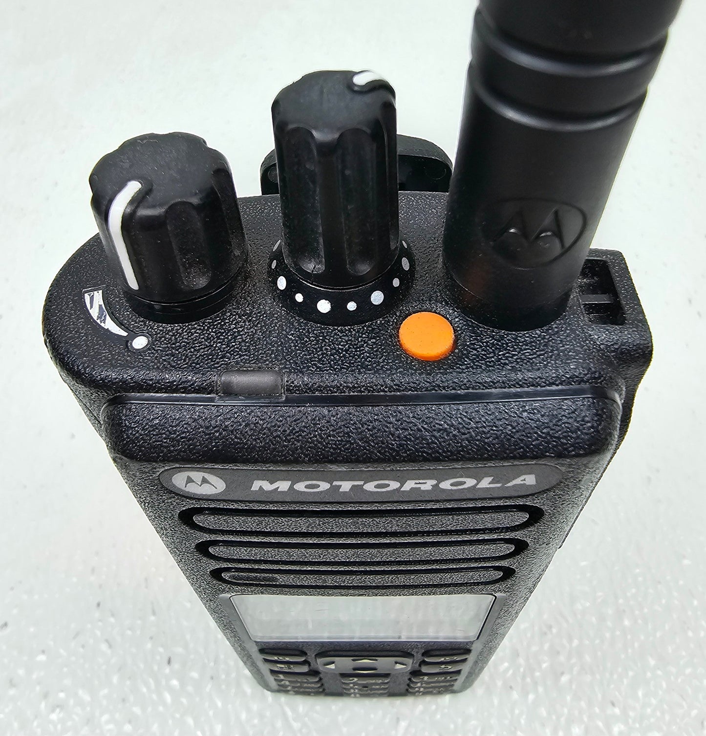 Motorola TRBO XPR7550 UHF 403-520 MHz 4 Watt 1000 Channel Portable Radio