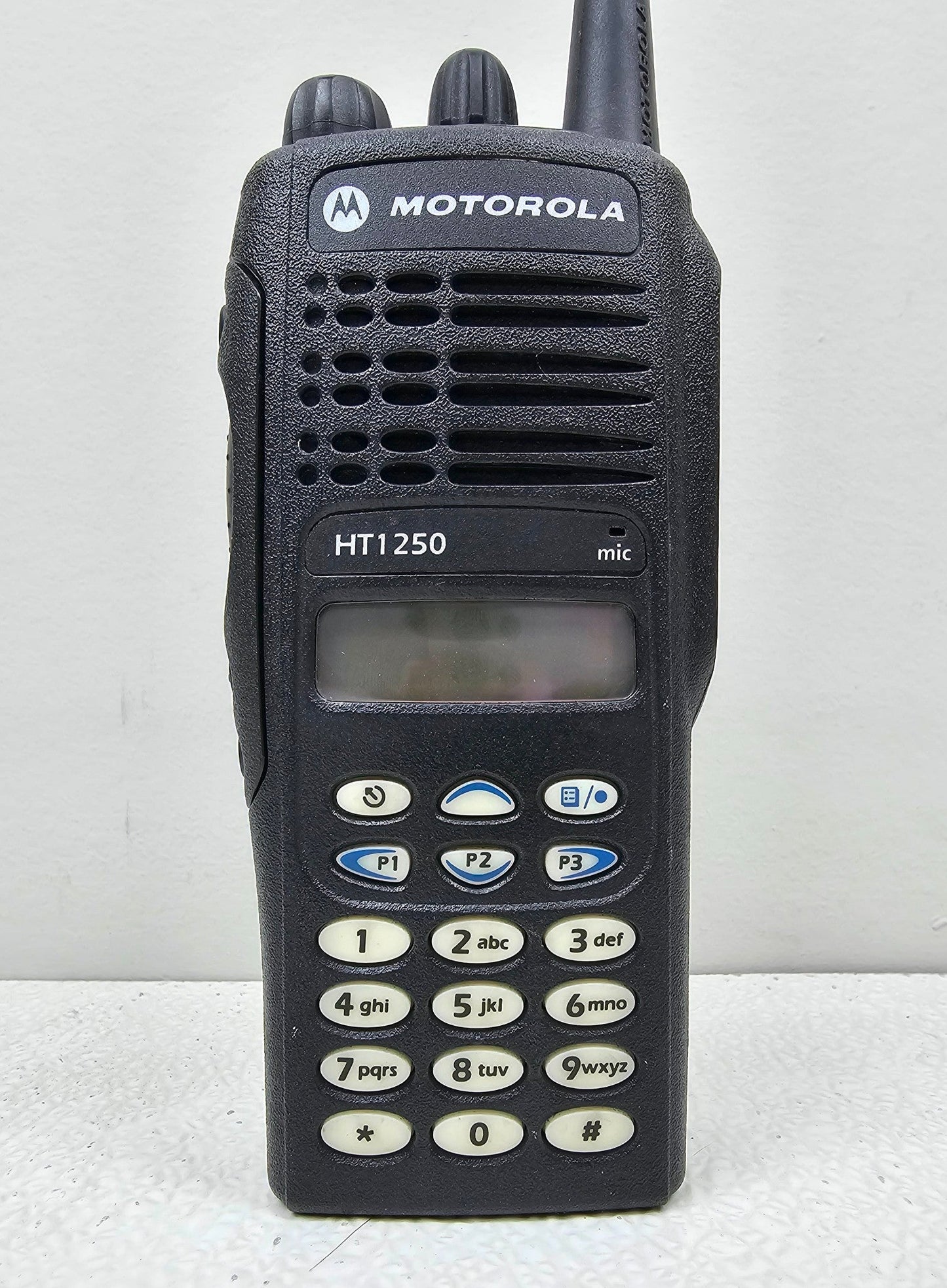 Motorola HT1250 UHF 450-512 MHz 4 Watt 128 Channel Handheld Radio (Full Keypad)