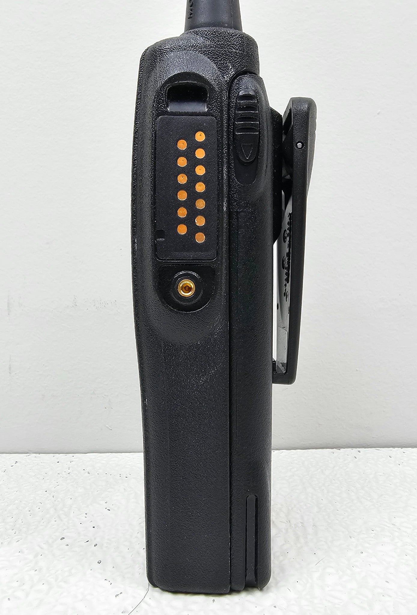Motorola HT1250 UHF 450-512 MHz 4 Watt 128 Channel Handheld Radio (Full Keypad)