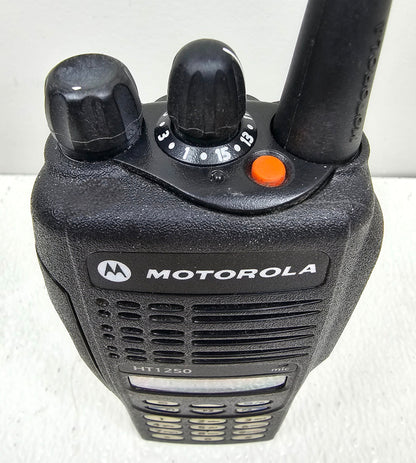 Motorola HT1250 UHF 450-512 MHz 4 Watt 128 Channel Handheld Radio (Full Keypad)