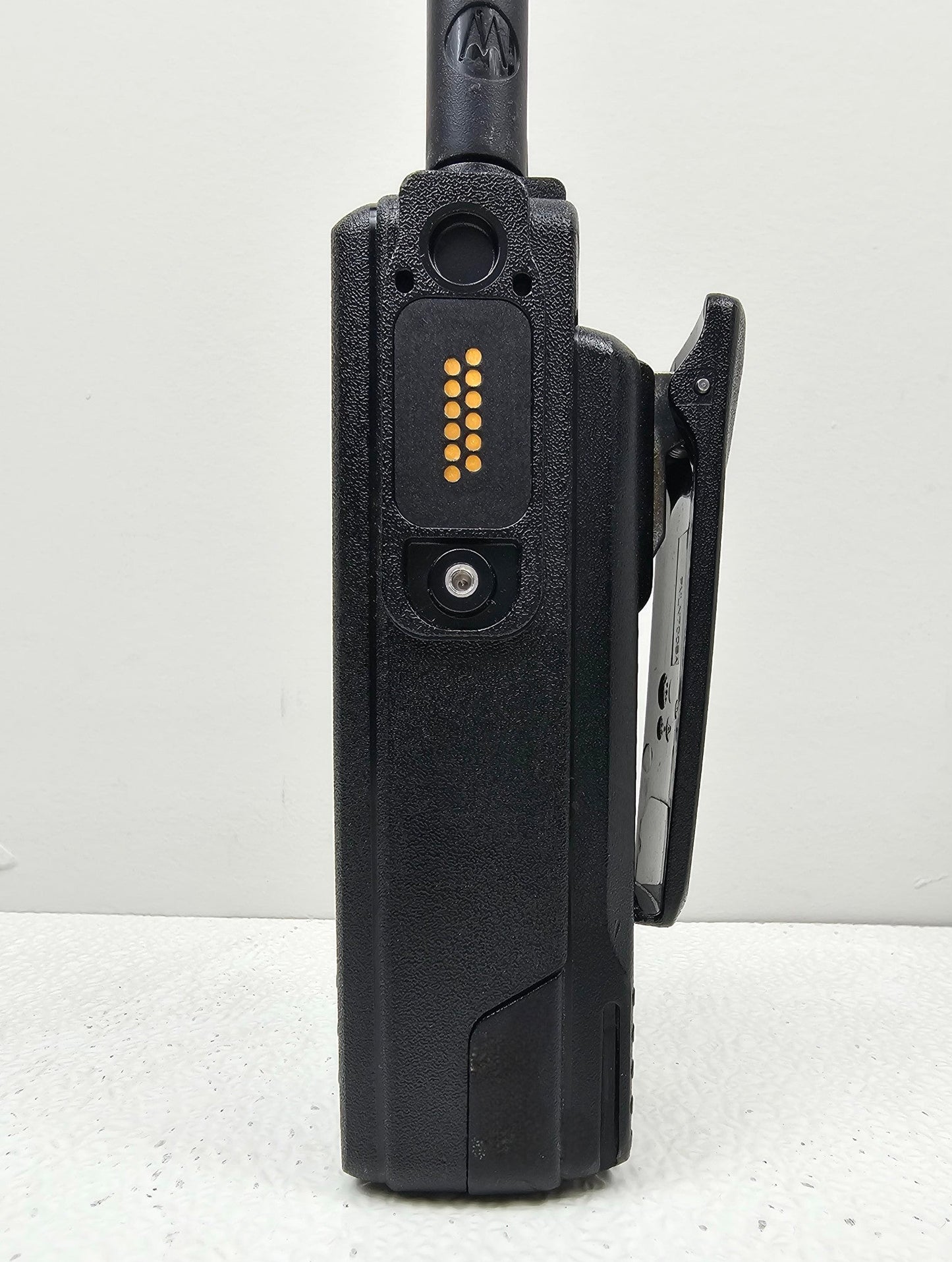 Motorola TRBO XPR7550e XPR 7550e VHF 136-174 MHz 1000 Channel 5W (Enabled Model)
